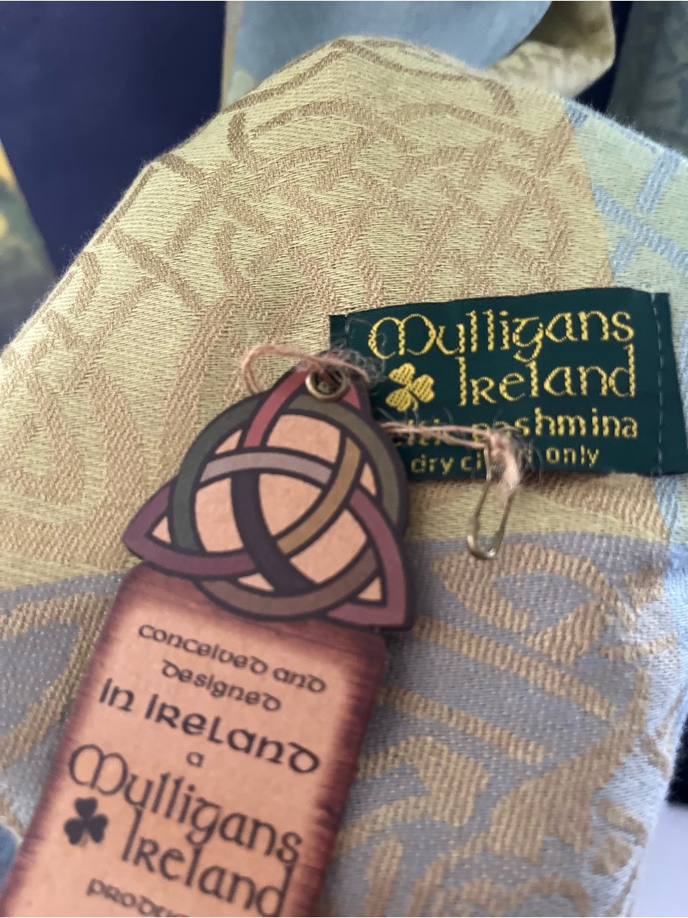 NWT Mulligans Ireland Celtic Pashmina Scarf Sage Green & Gold Celtic Knot